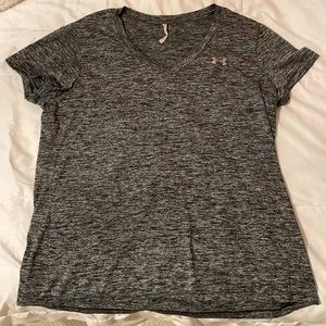 Under Armour loose fit shirt size XL